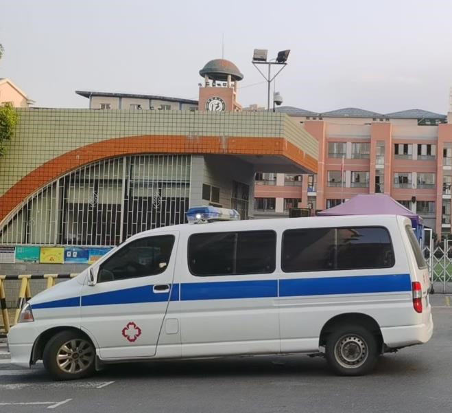 敦煌救护车出租护送骨折病人一公里多少钱